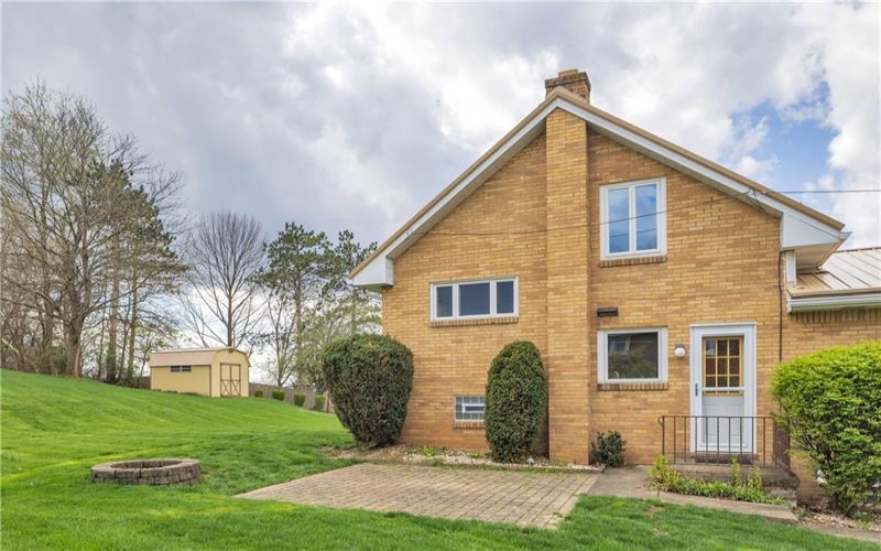 105 Northumberland Dr., Irwin, 15642, 4 Bedrooms Bedrooms, 11 Rooms Rooms,2.1 BathroomsBathrooms,Residential,For Sale,Northumberland Dr.,1747107