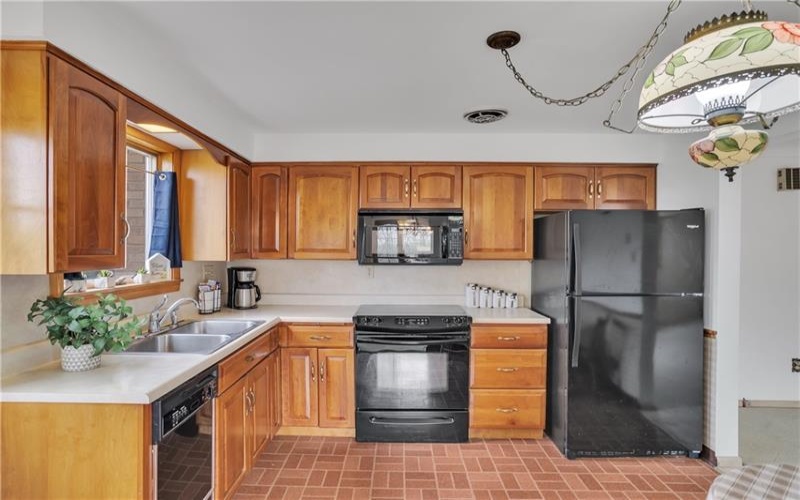 105 Northumberland Dr., Irwin, 15642, 4 Bedrooms Bedrooms, 11 Rooms Rooms,2.1 BathroomsBathrooms,Residential,For Sale,Northumberland Dr.,1747107