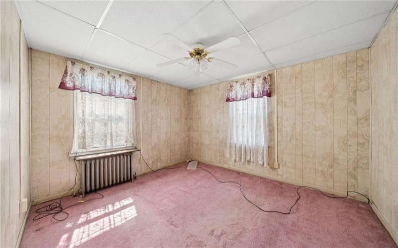 107 9TH STREET, DONORA, 15033, 5 Bedrooms Bedrooms, 10 Rooms Rooms,2 BathroomsBathrooms,Residential,For Sale,9TH STREET,1758763