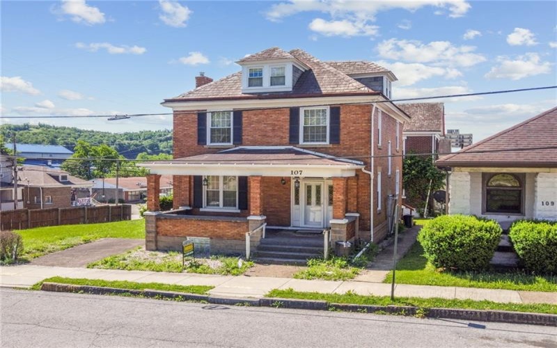 107 9TH STREET, DONORA, 15033, 5 Bedrooms Bedrooms, 10 Rooms Rooms,2 BathroomsBathrooms,Residential,For Sale,9TH STREET,1758763