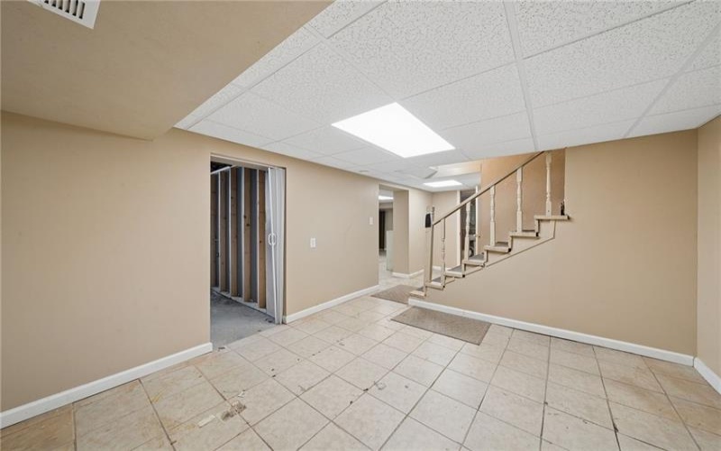107 9TH STREET, DONORA, 15033, 5 Bedrooms Bedrooms, 10 Rooms Rooms,2 BathroomsBathrooms,Residential,For Sale,9TH STREET,1758763