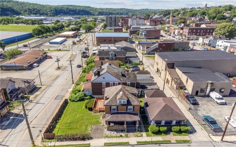 107 9TH STREET, DONORA, 15033, 5 Bedrooms Bedrooms, 10 Rooms Rooms,2 BathroomsBathrooms,Residential,For Sale,9TH STREET,1758763