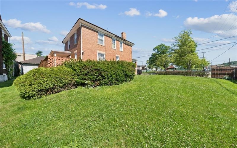107 9TH STREET, DONORA, 15033, 5 Bedrooms Bedrooms, 10 Rooms Rooms,2 BathroomsBathrooms,Residential,For Sale,9TH STREET,1758763