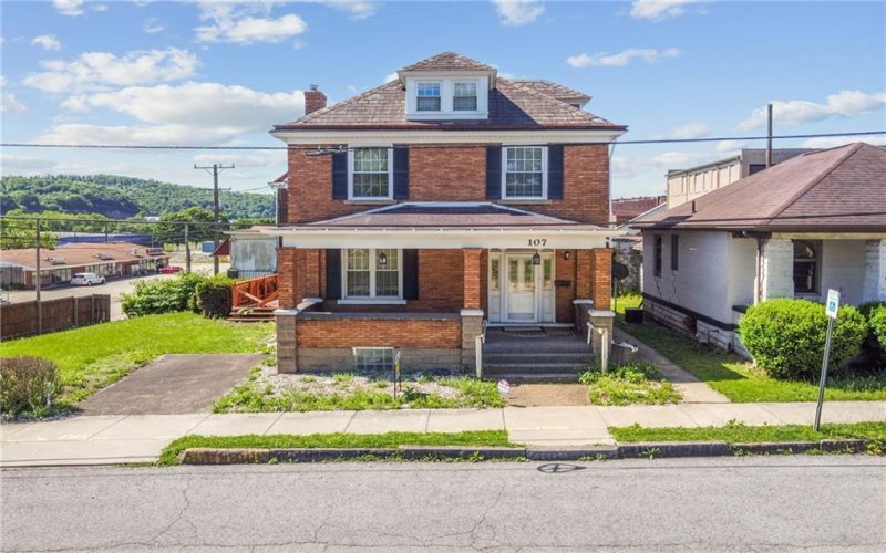 107 9TH STREET, DONORA, 15033, 5 Bedrooms Bedrooms, 10 Rooms Rooms,2 BathroomsBathrooms,Residential,For Sale,9TH STREET,1758763