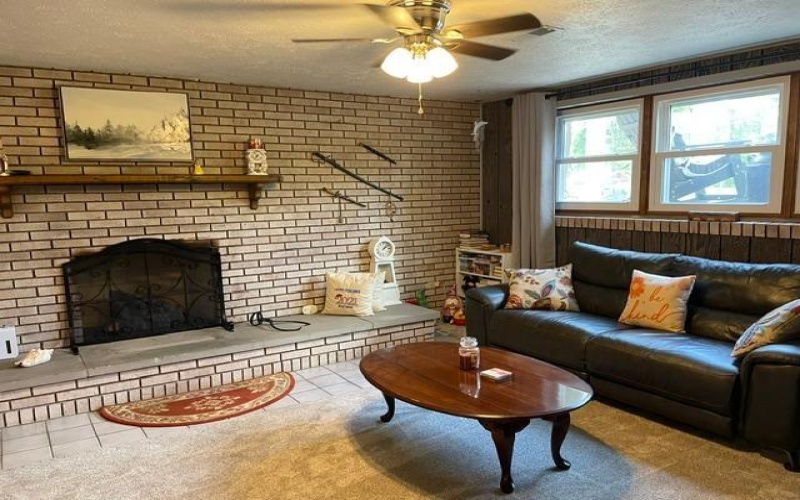 443 DUCK HOLLOW ROAD, Uniontown, 15401, 4 Bedrooms Bedrooms, 8 Rooms Rooms,2 BathroomsBathrooms,Residential,For Sale,DUCK HOLLOW ROAD,1758777