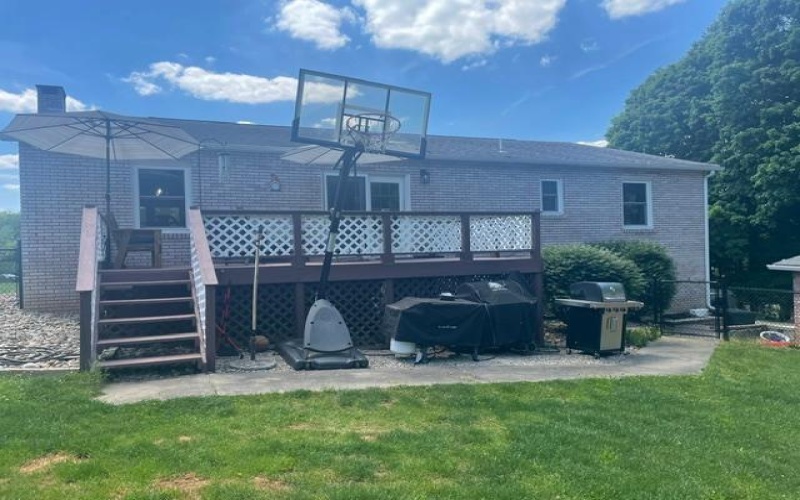 443 DUCK HOLLOW ROAD, Uniontown, 15401, 4 Bedrooms Bedrooms, 8 Rooms Rooms,2 BathroomsBathrooms,Residential,For Sale,DUCK HOLLOW ROAD,1758777