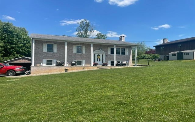 443 DUCK HOLLOW ROAD, Uniontown, 15401, 4 Bedrooms Bedrooms, 8 Rooms Rooms,2 BathroomsBathrooms,Residential,For Sale,DUCK HOLLOW ROAD,1758777