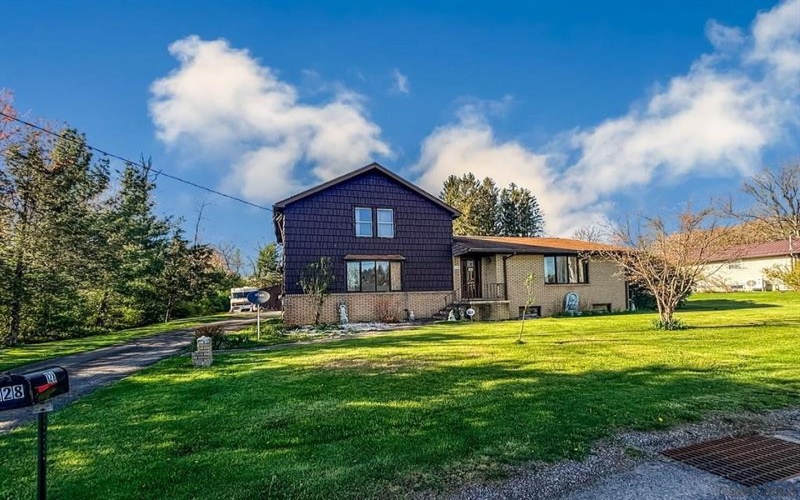 128 Drum Ave, Somerset, 15501, 3 Bedrooms Bedrooms, ,2 BathroomsBathrooms,Residential,For Sale,Drum Ave,1758967