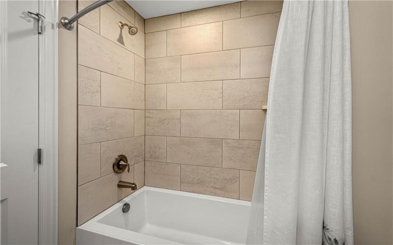 490 Harvest View Dr, Venetia, 15367, 3 Bedrooms Bedrooms, 13 Rooms Rooms,3.1 BathroomsBathrooms,Residential,For Sale,Harvest View Dr,1758976