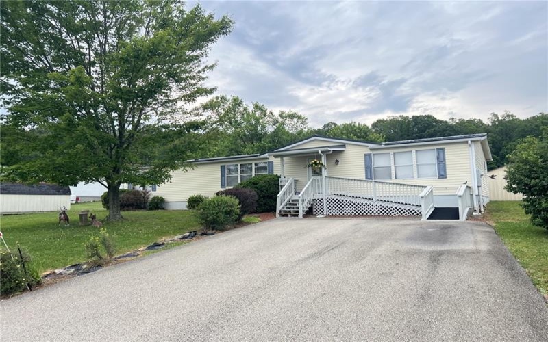 101 Arlene St, Hopwood, 15445, 3 Bedrooms Bedrooms, 7 Rooms Rooms,2 BathroomsBathrooms,Residential,For Sale,Arlene St,1759007