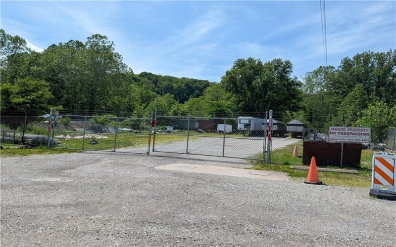 1635 New Stanton Ruffsdale Rd, Hunker, 15639, ,Commercial-industrial-business,For Sale,New Stanton Ruffsdale Rd,1759009