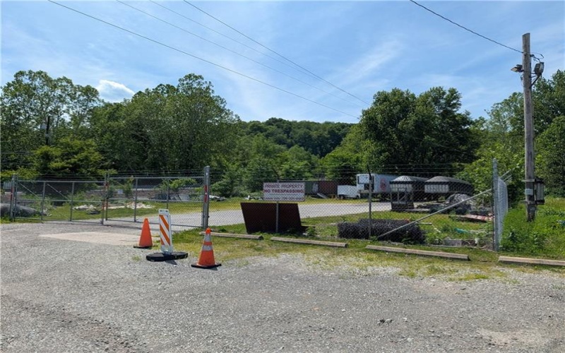 1635 New Stanton Ruffsdale Rd, Hunker, 15639, ,Commercial-industrial-business,For Sale,New Stanton Ruffsdale Rd,1759009