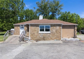 1065 University Dr, Connellsville, 15425, 3 Bedrooms Bedrooms, ,1 BathroomBathrooms,Residential,For Sale,University Dr,1759189