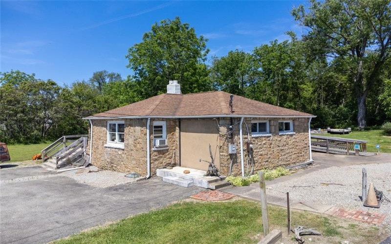 1065 University Dr, Connellsville, 15425, 3 Bedrooms Bedrooms, ,1 BathroomBathrooms,Residential,For Sale,University Dr,1759189
