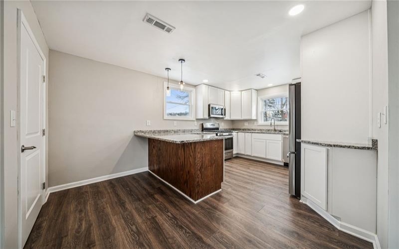1095 Francis Blvd, New Kensington, 15068, 4 Bedrooms Bedrooms, 10 Rooms Rooms,3.1 BathroomsBathrooms,Residential,For Sale,Francis Blvd,1737047