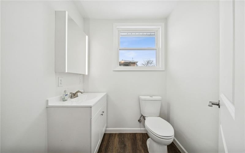 1095 Francis Blvd, New Kensington, 15068, 4 Bedrooms Bedrooms, 10 Rooms Rooms,3.1 BathroomsBathrooms,Residential,For Sale,Francis Blvd,1737047