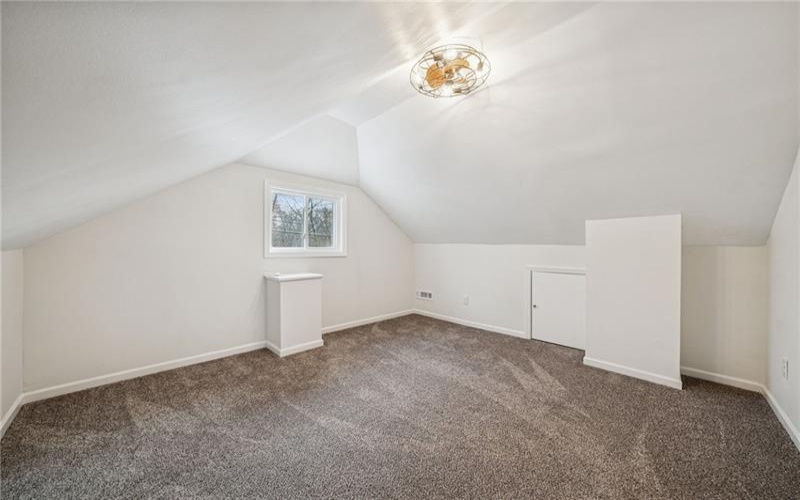 1095 Francis Blvd, New Kensington, 15068, 4 Bedrooms Bedrooms, 10 Rooms Rooms,3.1 BathroomsBathrooms,Residential,For Sale,Francis Blvd,1737047