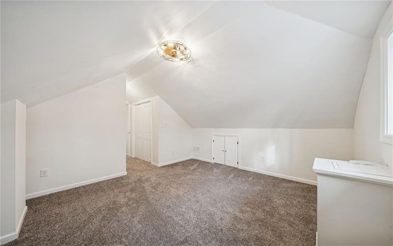 1095 Francis Blvd, New Kensington, 15068, 4 Bedrooms Bedrooms, 10 Rooms Rooms,3.1 BathroomsBathrooms,Residential,For Sale,Francis Blvd,1737047