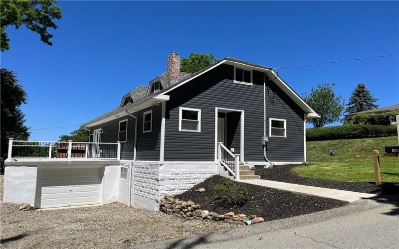 1095 Francis Blvd, New Kensington, 15068, 4 Bedrooms Bedrooms, 10 Rooms Rooms,3.1 BathroomsBathrooms,Residential,For Sale,Francis Blvd,1737047