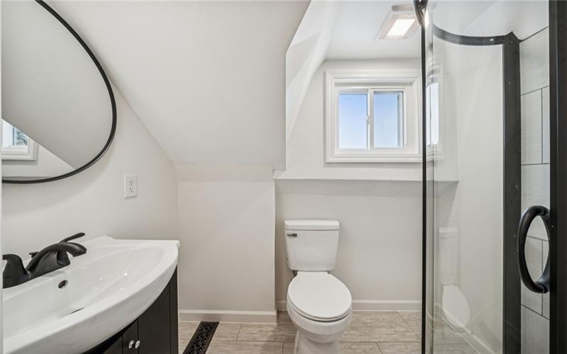 1095 Francis Blvd, New Kensington, 15068, 4 Bedrooms Bedrooms, 10 Rooms Rooms,3.1 BathroomsBathrooms,Residential,For Sale,Francis Blvd,1737047