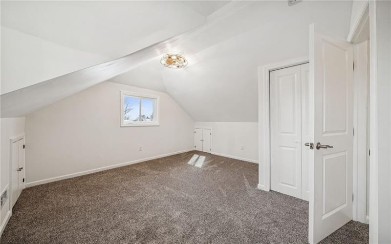 1095 Francis Blvd, New Kensington, 15068, 4 Bedrooms Bedrooms, 10 Rooms Rooms,3.1 BathroomsBathrooms,Residential,For Sale,Francis Blvd,1737047