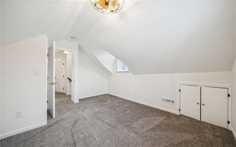1095 Francis Blvd, New Kensington, 15068, 4 Bedrooms Bedrooms, 10 Rooms Rooms,3.1 BathroomsBathrooms,Residential,For Sale,Francis Blvd,1737047