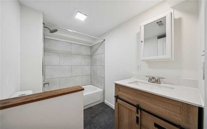 1095 Francis Blvd, New Kensington, 15068, 4 Bedrooms Bedrooms, 10 Rooms Rooms,3.1 BathroomsBathrooms,Residential,For Sale,Francis Blvd,1737047