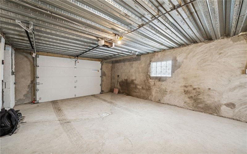 1095 Francis Blvd, New Kensington, 15068, 4 Bedrooms Bedrooms, 10 Rooms Rooms,3.1 BathroomsBathrooms,Residential,For Sale,Francis Blvd,1737047