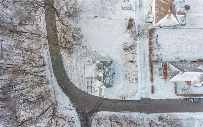 1095 Francis Blvd, New Kensington, 15068, 4 Bedrooms Bedrooms, 10 Rooms Rooms,3.1 BathroomsBathrooms,Residential,For Sale,Francis Blvd,1737047