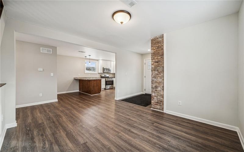 1095 Francis Blvd, New Kensington, 15068, 4 Bedrooms Bedrooms, 10 Rooms Rooms,3.1 BathroomsBathrooms,Residential,For Sale,Francis Blvd,1737047