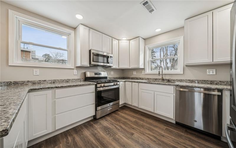 1095 Francis Blvd, New Kensington, 15068, 4 Bedrooms Bedrooms, 10 Rooms Rooms,3.1 BathroomsBathrooms,Residential,For Sale,Francis Blvd,1737047