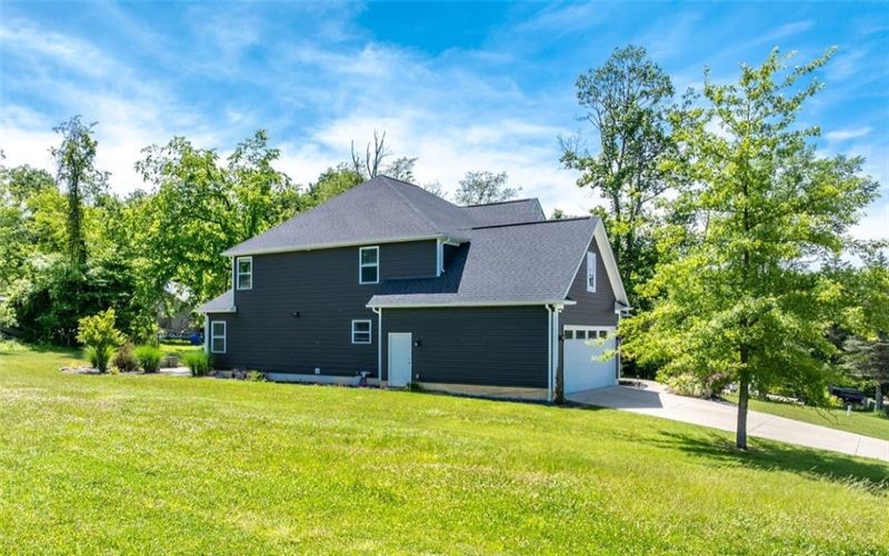 102 Eagle Lane, New Eagle, 15067, 4 Bedrooms Bedrooms, 10 Rooms Rooms,2.1 BathroomsBathrooms,Residential,For Sale,Eagle Lane,1758990
