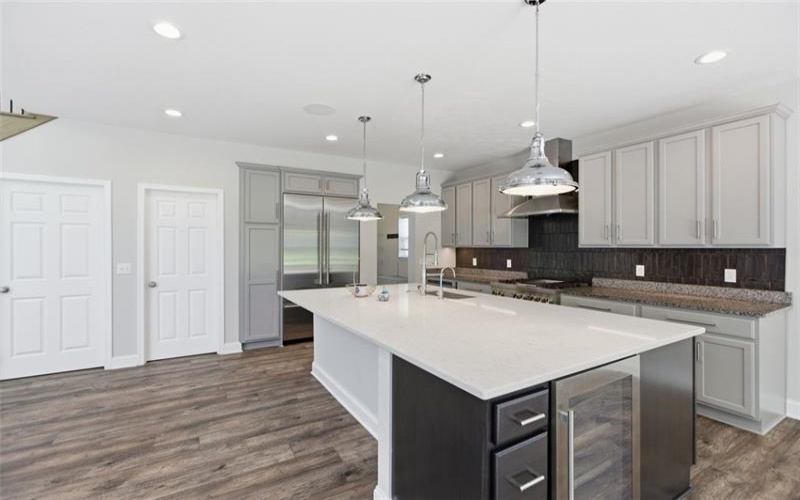 102 Eagle Lane, New Eagle, 15067, 4 Bedrooms Bedrooms, 10 Rooms Rooms,2.1 BathroomsBathrooms,Residential,For Sale,Eagle Lane,1758990