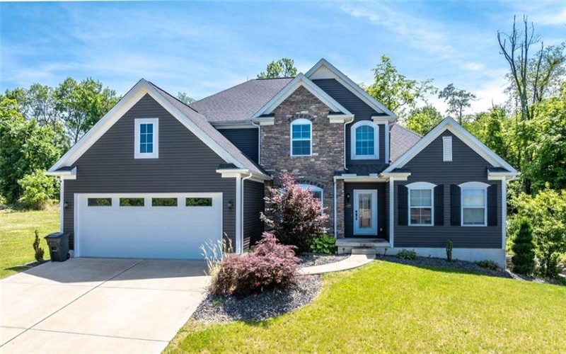 102 Eagle Lane, New Eagle, 15067, 4 Bedrooms Bedrooms, 10 Rooms Rooms,2.1 BathroomsBathrooms,Residential,For Sale,Eagle Lane,1758990