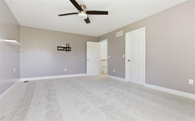 102 Eagle Lane, New Eagle, 15067, 4 Bedrooms Bedrooms, 10 Rooms Rooms,2.1 BathroomsBathrooms,Residential,For Sale,Eagle Lane,1758990