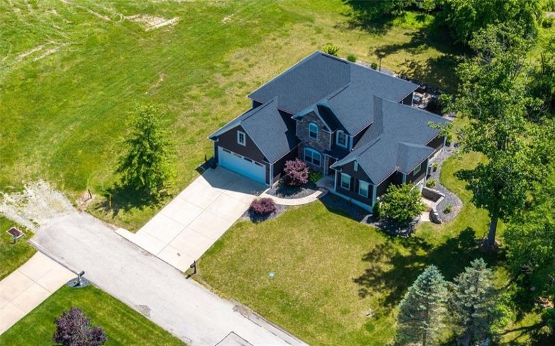 102 Eagle Lane, New Eagle, 15067, 4 Bedrooms Bedrooms, 10 Rooms Rooms,2.1 BathroomsBathrooms,Residential,For Sale,Eagle Lane,1758990