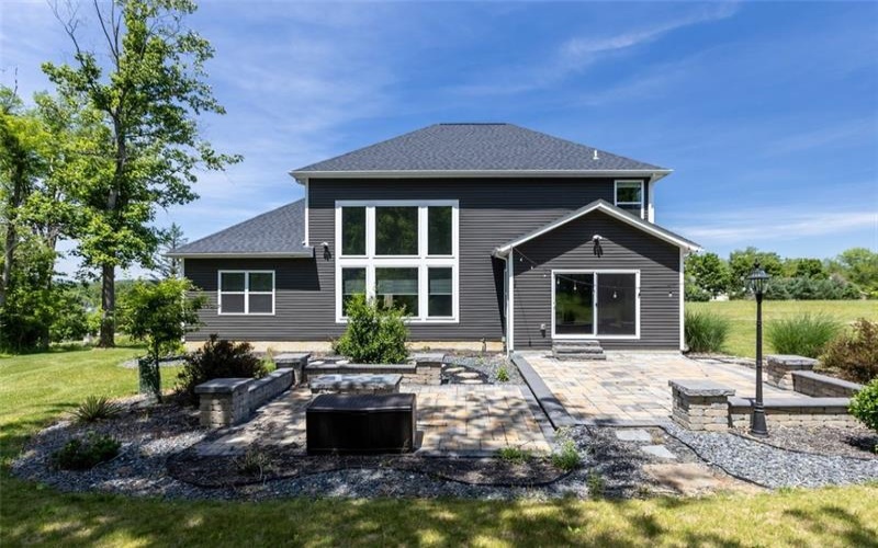 102 Eagle Lane, New Eagle, 15067, 4 Bedrooms Bedrooms, 10 Rooms Rooms,2.1 BathroomsBathrooms,Residential,For Sale,Eagle Lane,1758990