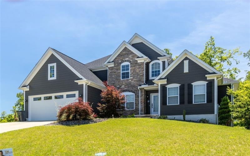 102 Eagle Lane, New Eagle, 15067, 4 Bedrooms Bedrooms, 10 Rooms Rooms,2.1 BathroomsBathrooms,Residential,For Sale,Eagle Lane,1758990