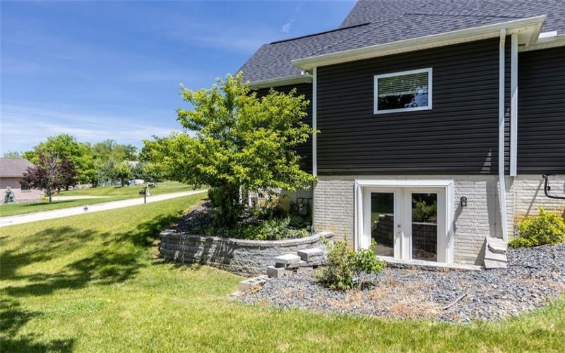102 Eagle Lane, New Eagle, 15067, 4 Bedrooms Bedrooms, 10 Rooms Rooms,2.1 BathroomsBathrooms,Residential,For Sale,Eagle Lane,1758990