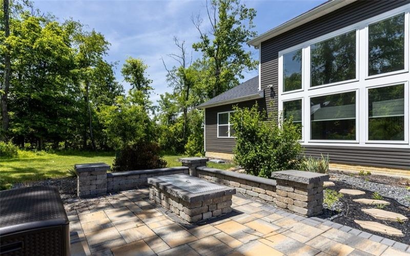 102 Eagle Lane, New Eagle, 15067, 4 Bedrooms Bedrooms, 10 Rooms Rooms,2.1 BathroomsBathrooms,Residential,For Sale,Eagle Lane,1758990