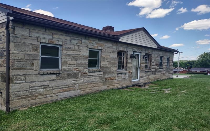 1035 Ohio Street, Jeannette, 15644, 5 Bedrooms Bedrooms, ,Residential,For Sale,Ohio Street,1759218