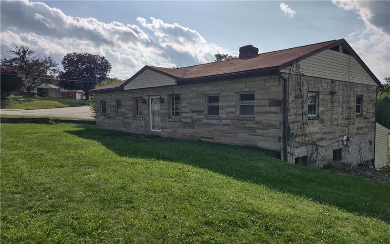 1035 Ohio Street, Jeannette, 15644, 5 Bedrooms Bedrooms, ,Residential,For Sale,Ohio Street,1759218