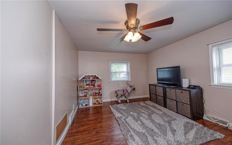 335 Liberty Ave, Washington, 15301, 4 Bedrooms Bedrooms, 11 Rooms Rooms,2 BathroomsBathrooms,Residential,For Sale,Liberty Ave,1759366