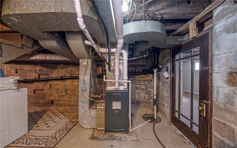 335 Liberty Ave, Washington, 15301, 4 Bedrooms Bedrooms, 11 Rooms Rooms,2 BathroomsBathrooms,Residential,For Sale,Liberty Ave,1759366