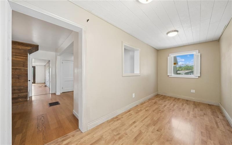 512 5TH STREET, WEBSTER, 15087, 3 Bedrooms Bedrooms, 7 Rooms Rooms,3 BathroomsBathrooms,Residential,For Sale,5TH STREET,1759436