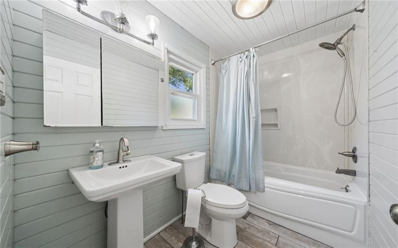 512 5TH STREET, WEBSTER, 15087, 3 Bedrooms Bedrooms, 7 Rooms Rooms,3 BathroomsBathrooms,Residential,For Sale,5TH STREET,1759436