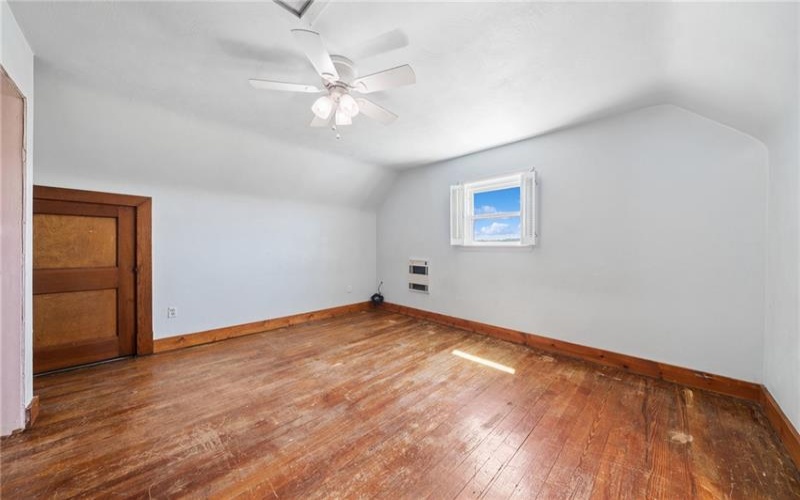 512 5TH STREET, WEBSTER, 15087, 3 Bedrooms Bedrooms, 7 Rooms Rooms,3 BathroomsBathrooms,Residential,For Sale,5TH STREET,1759436