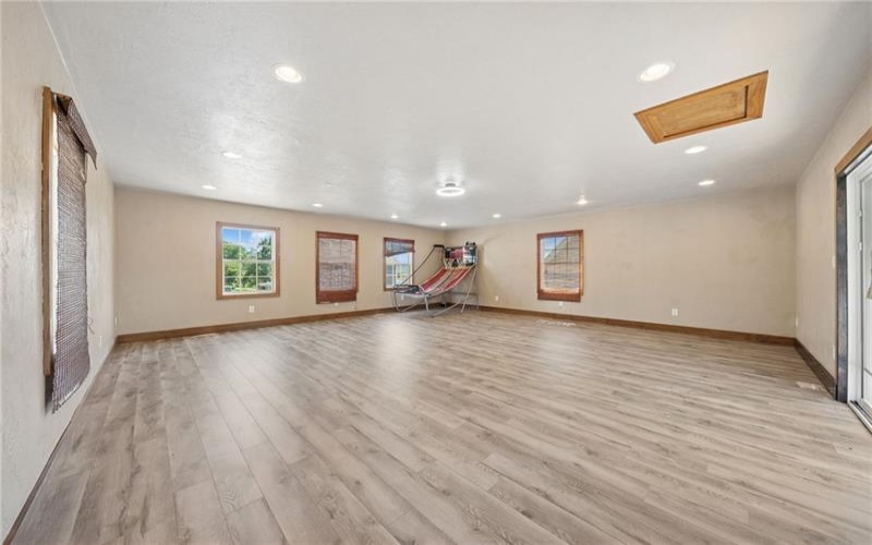 512 5TH STREET, WEBSTER, 15087, 3 Bedrooms Bedrooms, 7 Rooms Rooms,3 BathroomsBathrooms,Residential,For Sale,5TH STREET,1759436