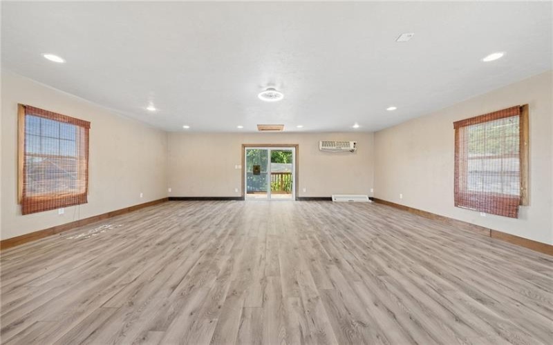 512 5TH STREET, WEBSTER, 15087, 3 Bedrooms Bedrooms, 7 Rooms Rooms,3 BathroomsBathrooms,Residential,For Sale,5TH STREET,1759436
