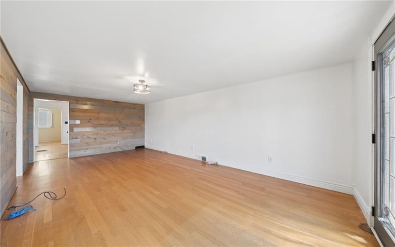 512 5TH STREET, WEBSTER, 15087, 3 Bedrooms Bedrooms, 7 Rooms Rooms,3 BathroomsBathrooms,Residential,For Sale,5TH STREET,1759436